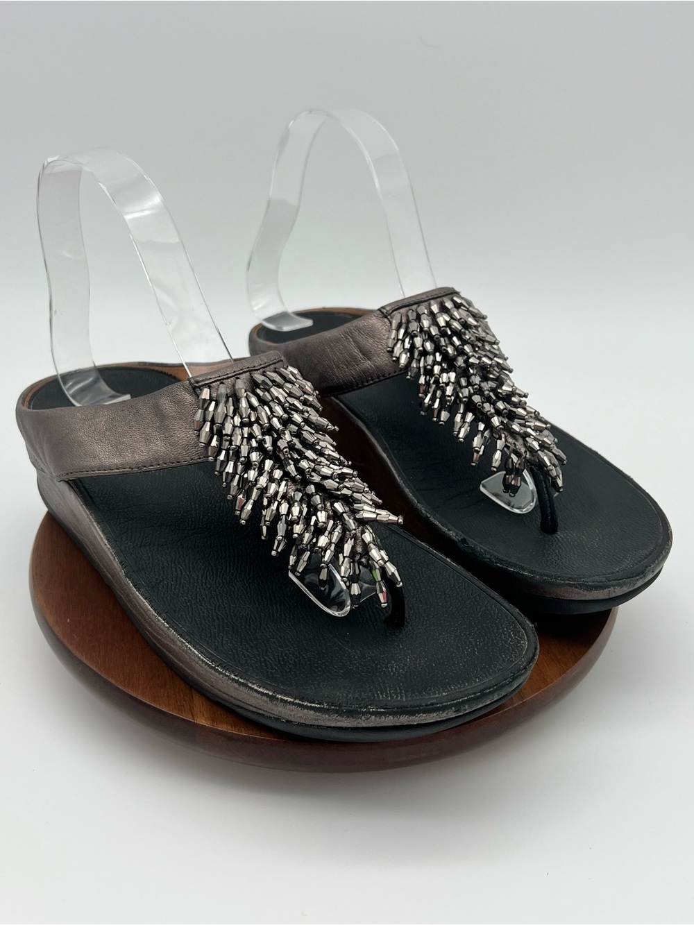 FitFlop Rumba Silver Beaded Metallic Gray  Toe Post Thong Wedge Sandal Sz.7